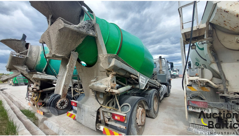 Volvo FM9 - Xe trộn bê tông: hình 3 Volvo FM9 - Xe trộn bê tông: hình 3