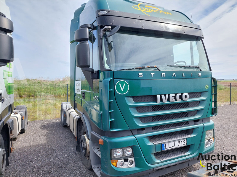 Iveco Stralis 420 - Xe đầu kéo: hình 2 Iveco Stralis 420 - Xe đầu kéo: hình 2