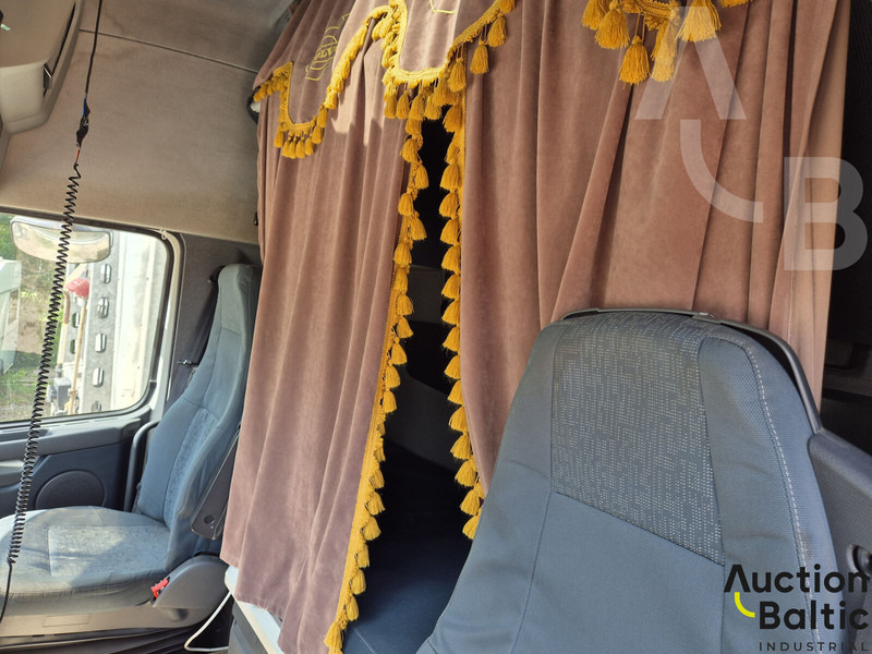Xe đầu kéo Volvo FH460: hình 11