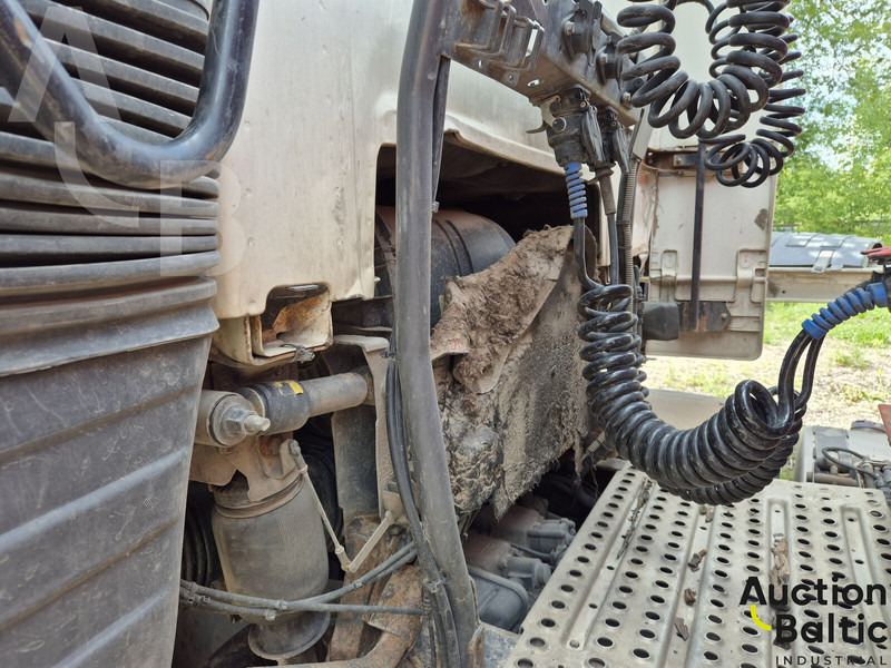 Xe đầu kéo Volvo FH460: hình 14