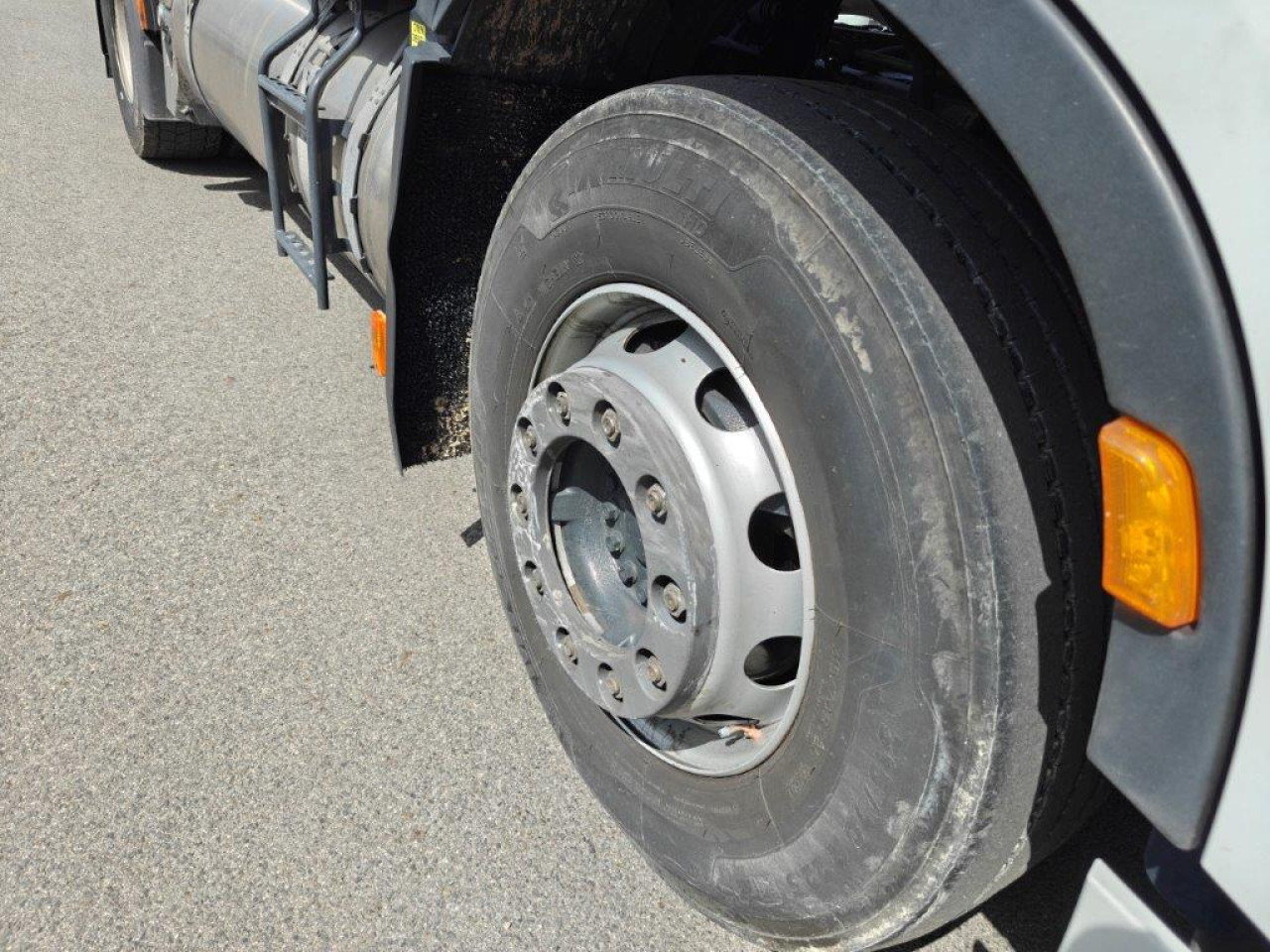 IVECO Stralis AS440S46T/P2LNG Euro6 Intarder Klima - Xe đầu kéo: hình 3 IVECO Stralis AS440S46T/P2LNG Euro6 Intarder Klima - Xe đầu kéo: hình 3
