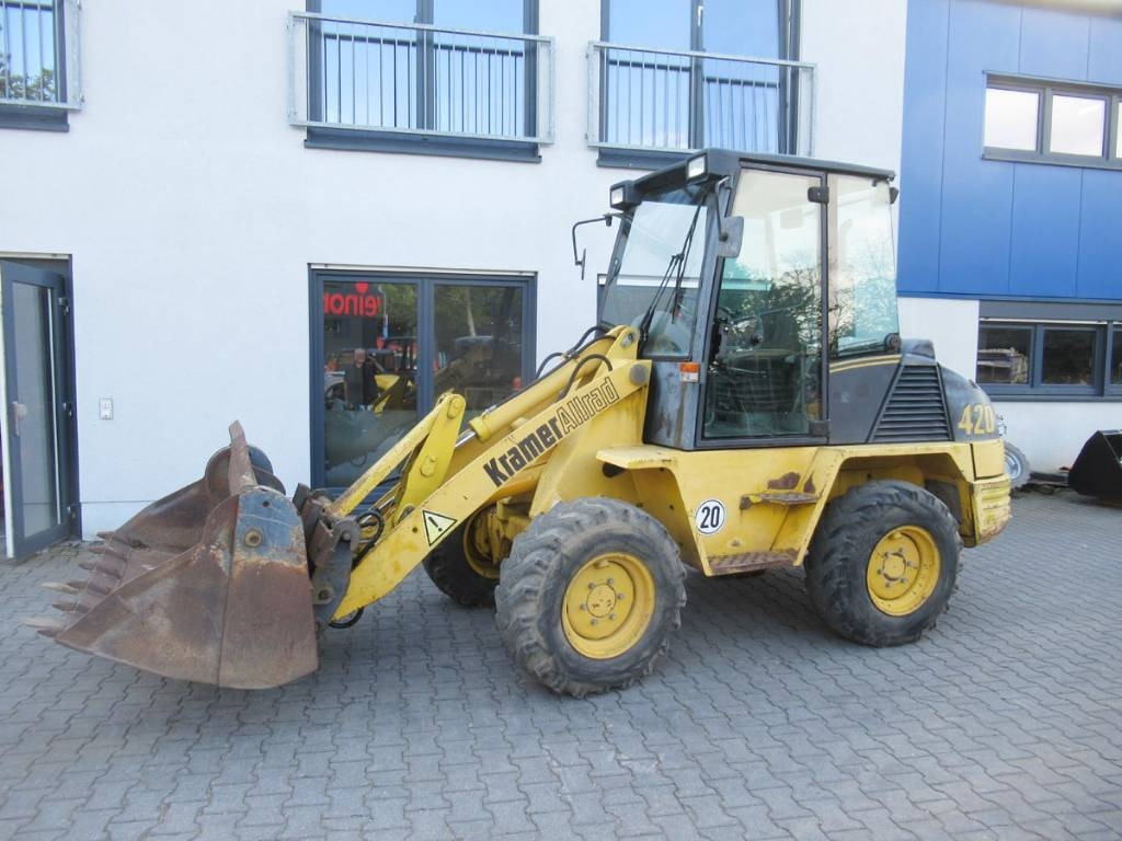 Máy xúc lật bánh lốp Kramer 420: hình 1