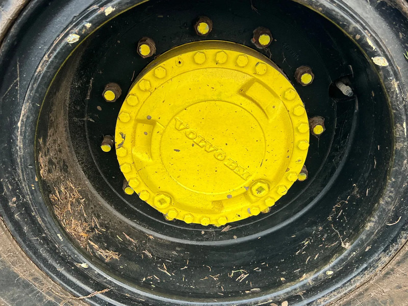 Volvo BM6300 - Máy ủi: hình 5 Volvo BM6300 - Máy ủi: hình 5