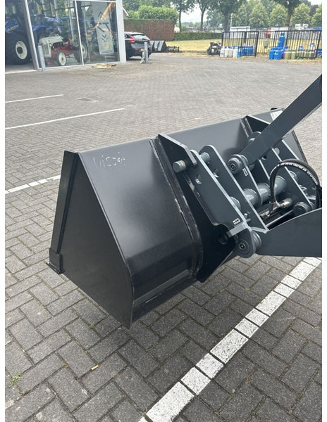 Tobroco Grondbak 130 cm Giant aanspan - Gầu cho Máy móc xây dựng: hình 4 Tobroco Grondbak 130 cm Giant aanspan - Gầu cho Máy móc xây dựng: hình 4