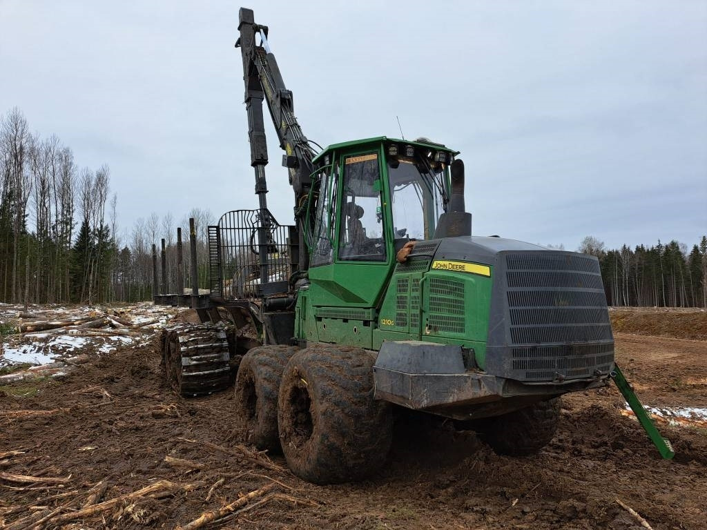 John Deere 1210 G - Máy chuyển tiếp: hình 2 John Deere 1210 G - Máy chuyển tiếp: hình 2