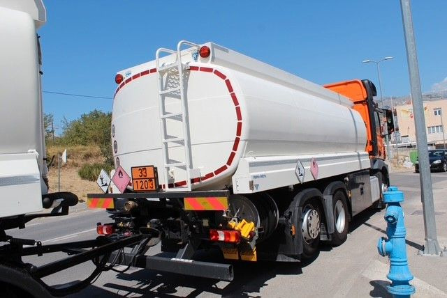 Mercedes-Benz Actros 2548 6x2/4 - Xe bồn: hình 4 Mercedes-Benz Actros 2548 6x2/4 - Xe bồn: hình 4
