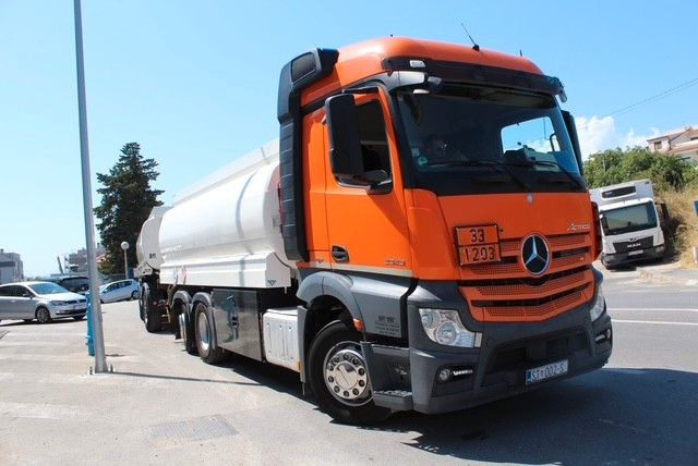 Mercedes-Benz Actros 2548 6x2/4 - Xe bồn: hình 2 Mercedes-Benz Actros 2548 6x2/4 - Xe bồn: hình 2