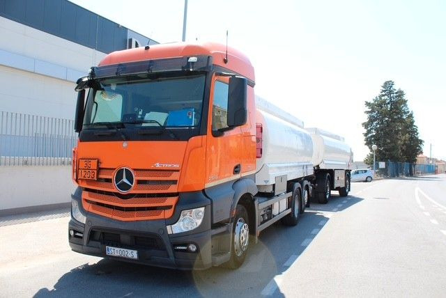 Mercedes-Benz Actros 2548 6x2/4 - Xe bồn: hình 5 Mercedes-Benz Actros 2548 6x2/4 - Xe bồn: hình 5