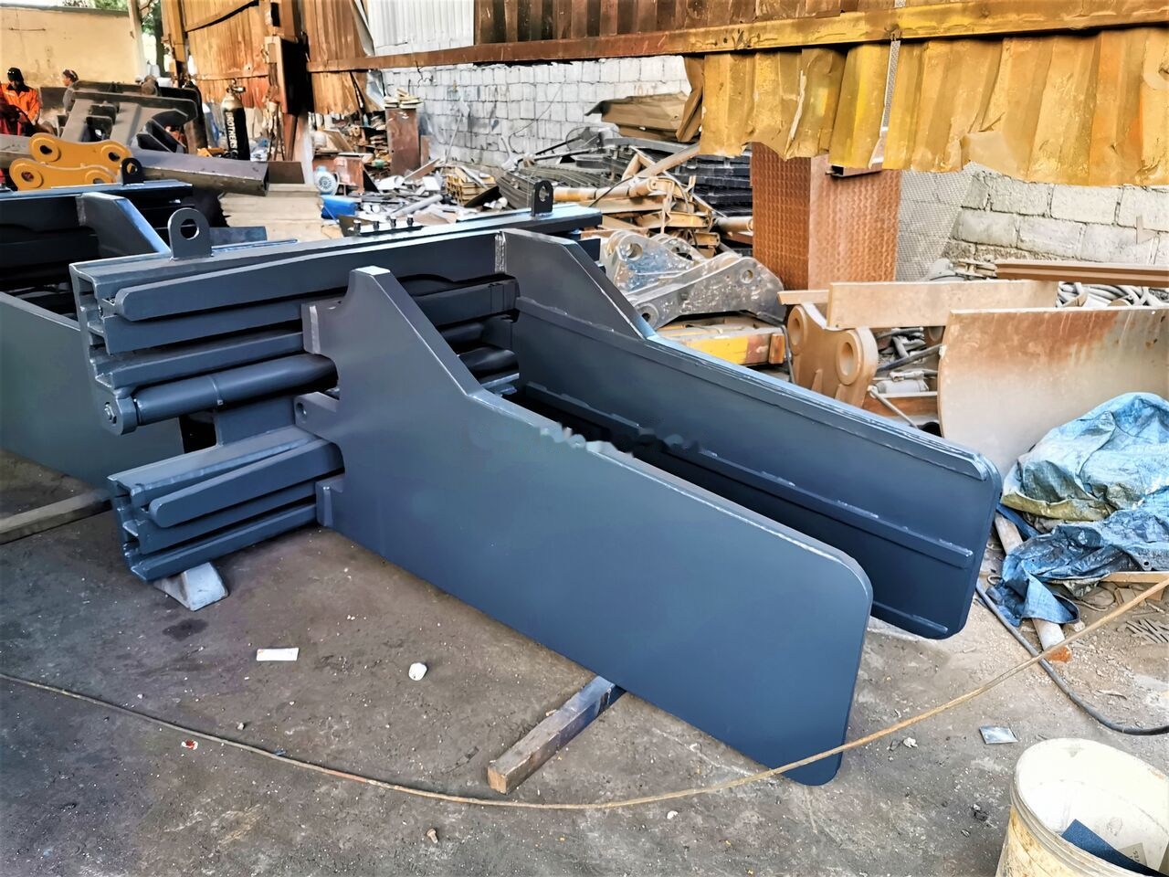 AME Bale Clamp - Ngàm kẹp cho Xe nâng: hình 3 AME Bale Clamp - Ngàm kẹp cho Xe nâng: hình 3