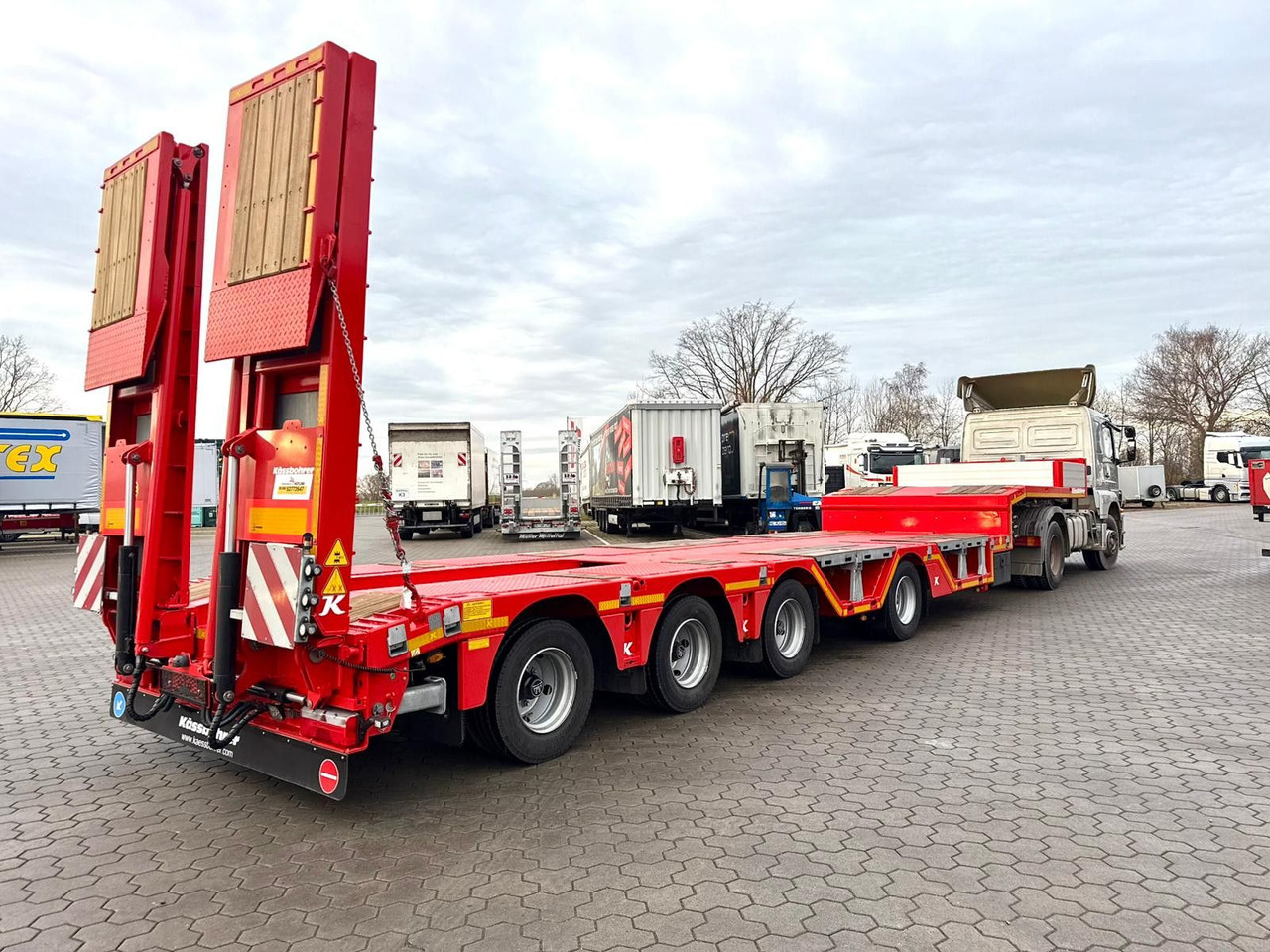 Kässbohrer K.SLA R 4 / 2N 18/40 Tieflader Radmulden tele - Sơ mi rơ moóc thùng thấp: hình 2 Kässbohrer K.SLA R 4 / 2N 18/40 Tieflader Radmulden tele - Sơ mi rơ moóc thùng thấp: hình 2