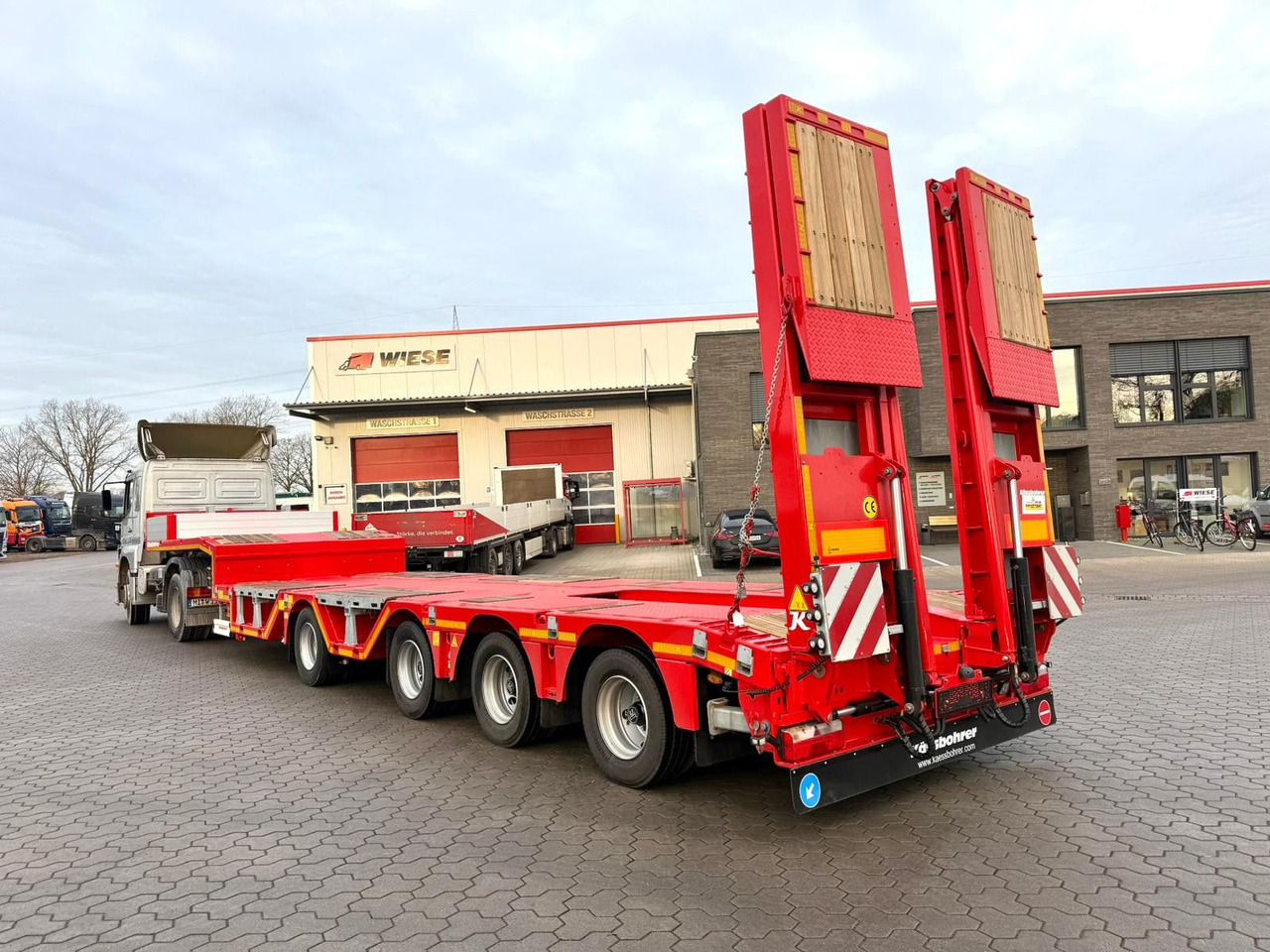 Kässbohrer K.SLA R 4 / 2N 18/40 Tieflader Radmulden tele - Sơ mi rơ moóc thùng thấp: hình 1 Kässbohrer K.SLA R 4 / 2N 18/40 Tieflader Radmulden tele - Sơ mi rơ moóc thùng thấp: hình 1