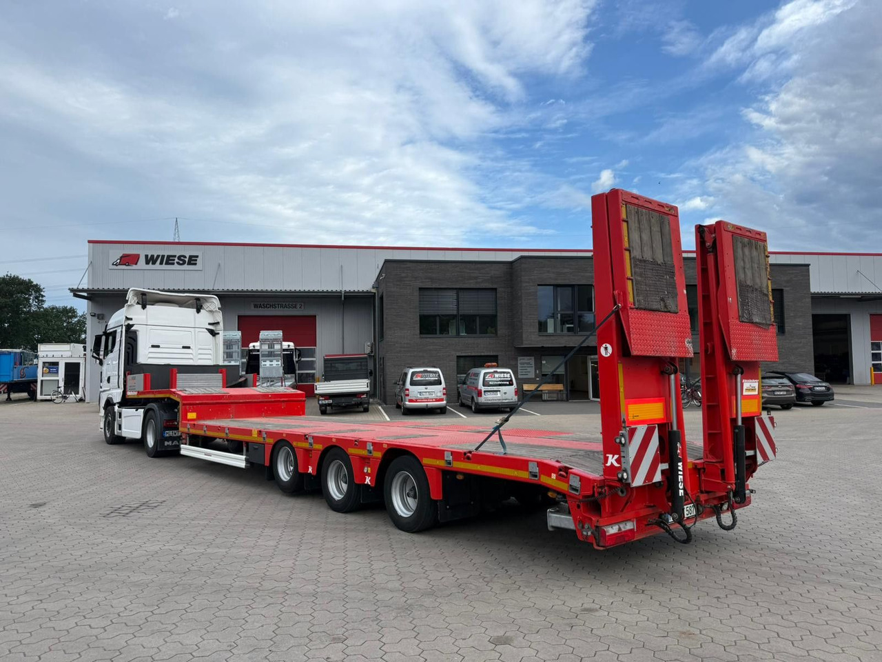 Kässbohrer K.SLS ECO Tieflader mit hydraulischen Rampen - Sơ mi rơ moóc thùng thấp: hình 1 Kässbohrer K.SLS ECO Tieflader mit hydraulischen Rampen - Sơ mi rơ moóc thùng thấp: hình 1