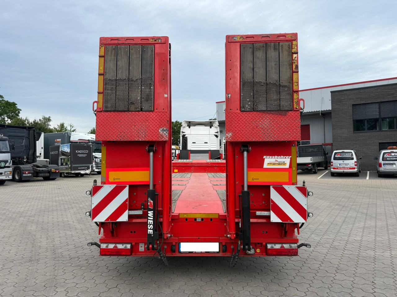 Kässbohrer K.SLS ECO Tieflader mit hydraulischen Rampen - Sơ mi rơ moóc thùng thấp: hình 5 Kässbohrer K.SLS ECO Tieflader mit hydraulischen Rampen - Sơ mi rơ moóc thùng thấp: hình 5