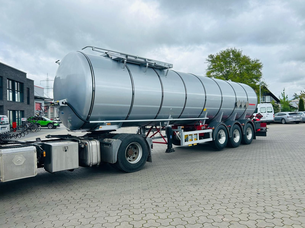 Kässbohrer STS.SS Edelstahl Tankauflieger Bitumen 32m³ - Sơ mi rơ moóc bồn: hình 2 Kässbohrer STS.SS Edelstahl Tankauflieger Bitumen 32m³ - Sơ mi rơ moóc bồn: hình 2