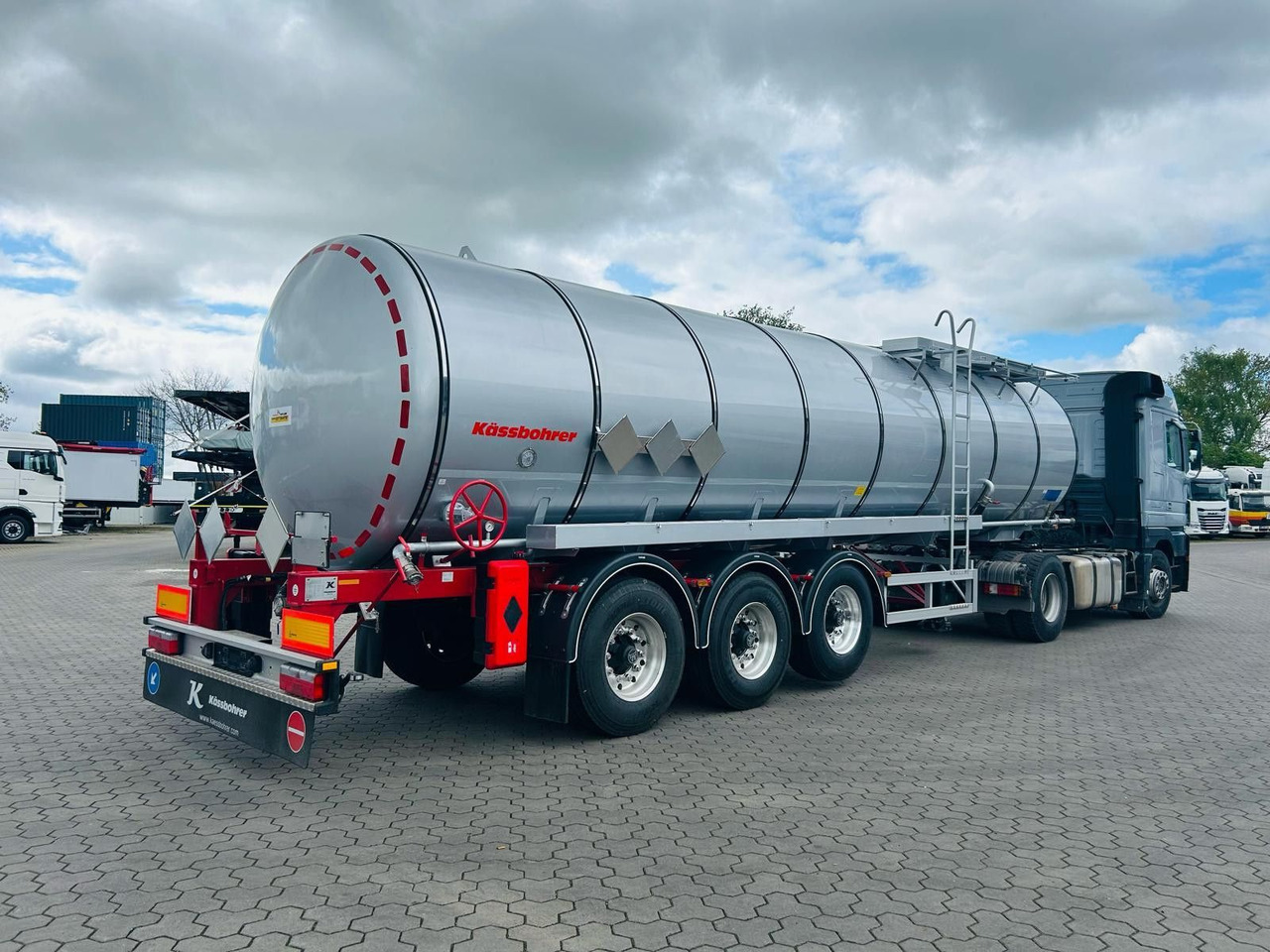 Kässbohrer STS.SS Edelstahl Tankauflieger Bitumen 32m³ - Sơ mi rơ moóc bồn: hình 1 Kässbohrer STS.SS Edelstahl Tankauflieger Bitumen 32m³ - Sơ mi rơ moóc bồn: hình 1