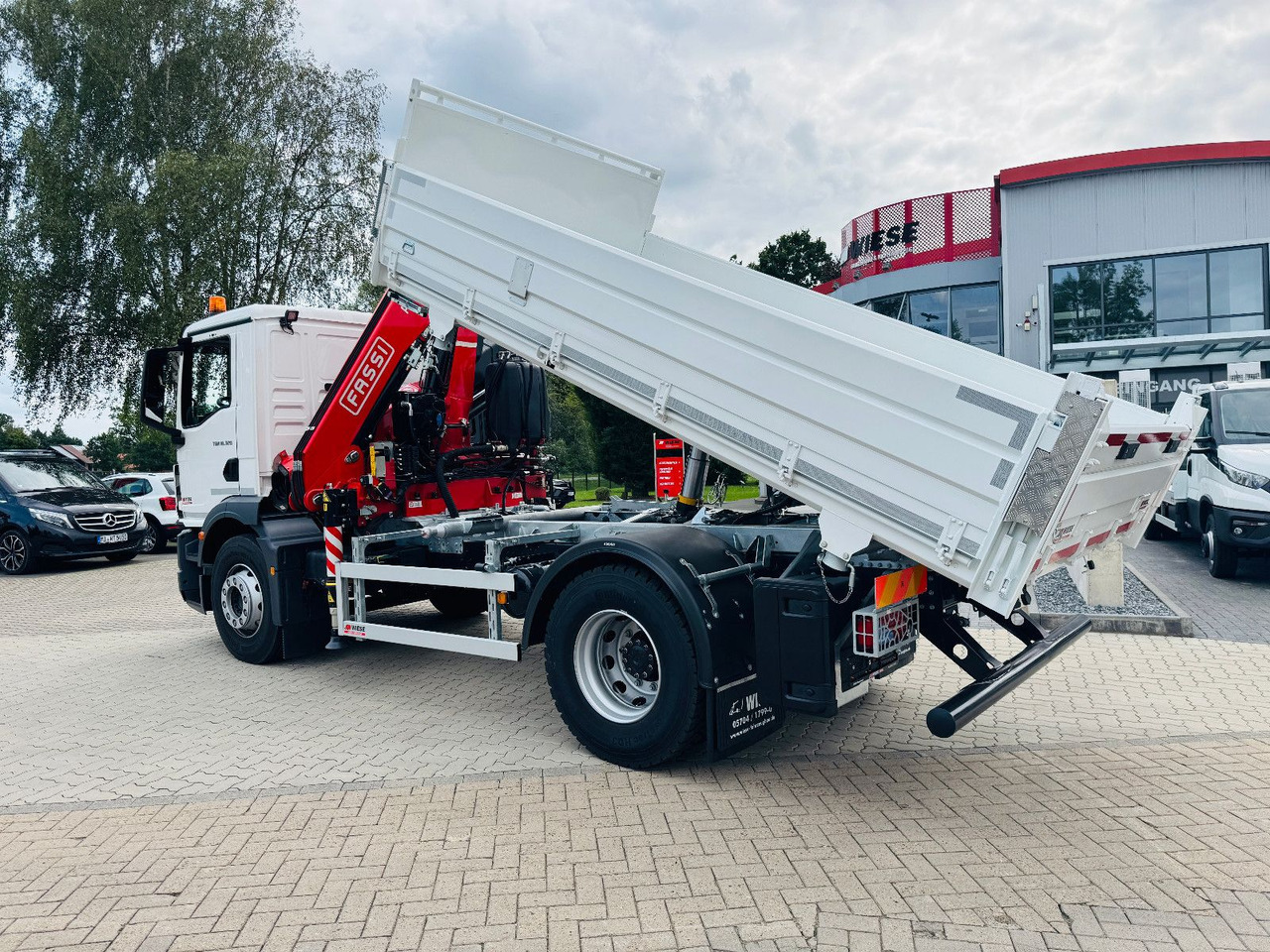 MAN 18.320 4x2 mit Fassi Ladekran Sofort Verfügbar - Xe ben, Xe cẩu tự hành: hình 2 MAN 18.320 4x2 mit Fassi Ladekran Sofort Verfügbar - Xe ben, Xe cẩu tự hành: hình 2