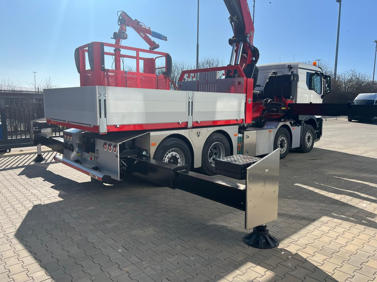 MAN 8x4 mit F1150RA.2.28 L616 Winde, 2.per. Korb - Xe cẩu tự hành: hình 5 MAN 8x4 mit F1150RA.2.28 L616 Winde, 2.per. Korb - Xe cẩu tự hành: hình 5