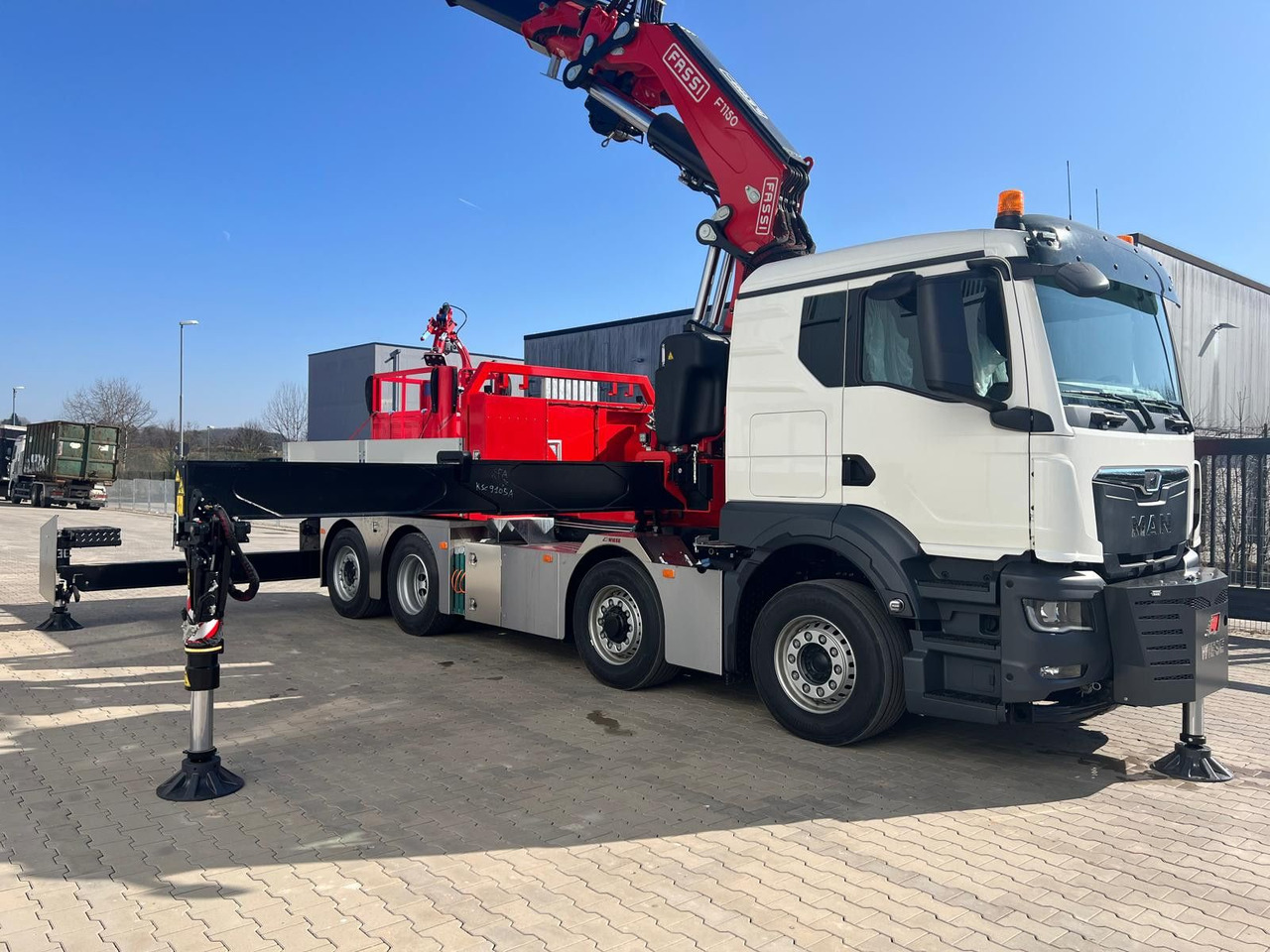 MAN 8x4 mit F1150RA.2.28 L616 Winde, 2.per. Korb - Xe cẩu tự hành: hình 2 MAN 8x4 mit F1150RA.2.28 L616 Winde, 2.per. Korb - Xe cẩu tự hành: hình 2