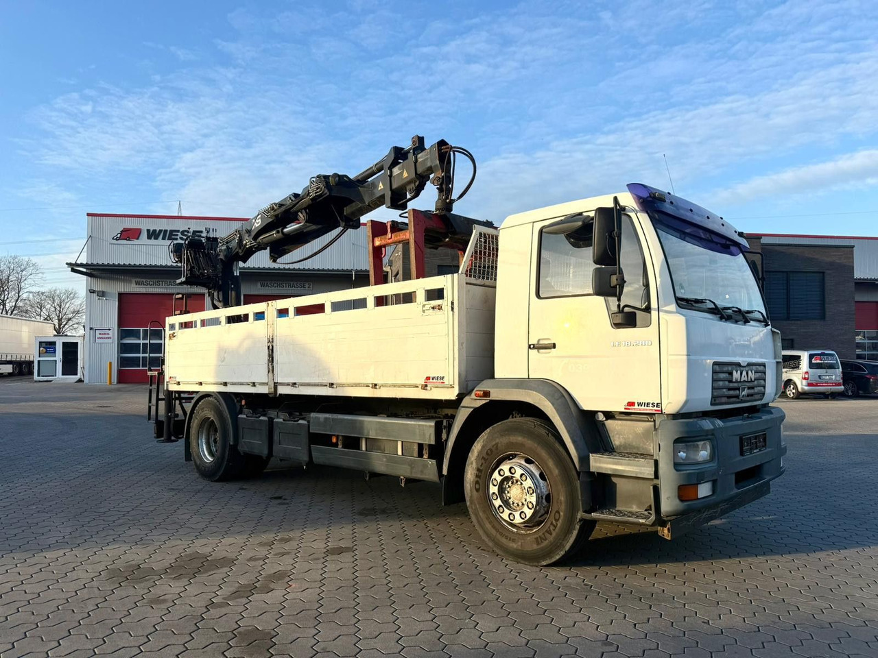MAN LE 18.280 Pritsche mit HIAB 133 K PRO/HIPRO Kran - Xe cẩu tự hành: hình 1 MAN LE 18.280 Pritsche mit HIAB 133 K PRO/HIPRO Kran - Xe cẩu tự hành: hình 1