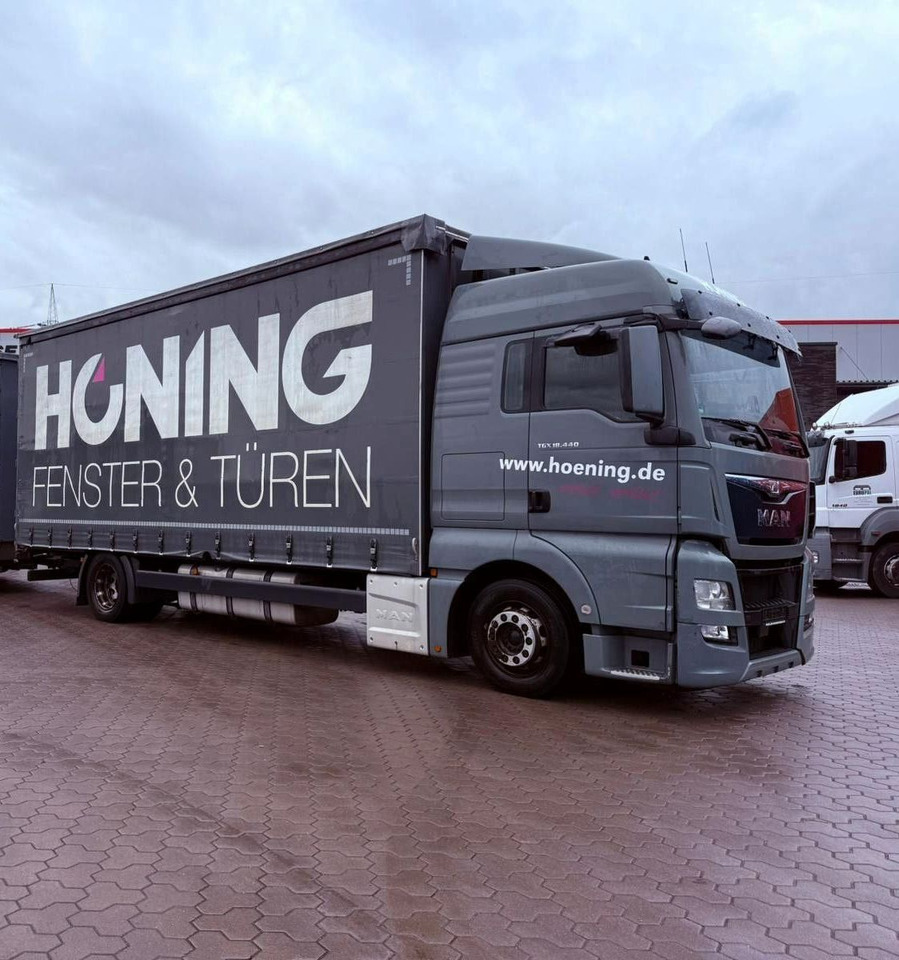 MAN TGX 18.440 LL Volumen LKW mit Staplerhalterung MAN TGX 18.440 LL Volumen LKW mit Staplerhalterung - Xe tải thùng mui bạt: hình 1 MAN TGX 18.440 LL Volumen LKW mit Staplerhalterung MAN TGX 18.440 LL Volumen LKW mit Staplerhalterung - Xe tải thùng mui bạt: hình 1