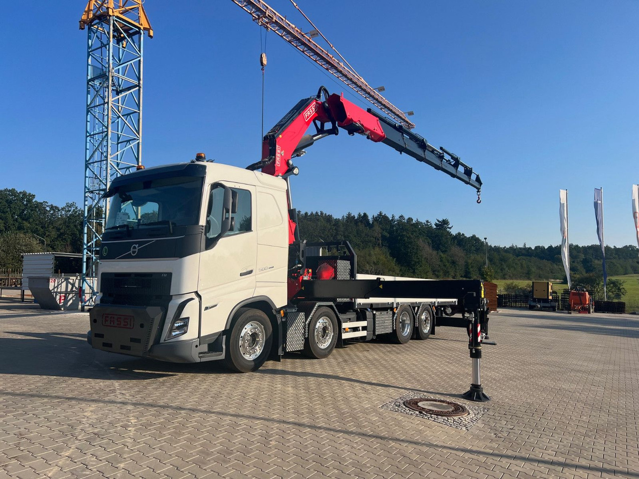 Volvo FH 500 8x2 Kran F710 RA2.26 - Xe tải thùng lửng/ Phẳng, Xe cẩu tự hành: hình 1 Volvo FH 500 8x2 Kran F710 RA2.26 - Xe tải thùng lửng/ Phẳng, Xe cẩu tự hành: hình 1