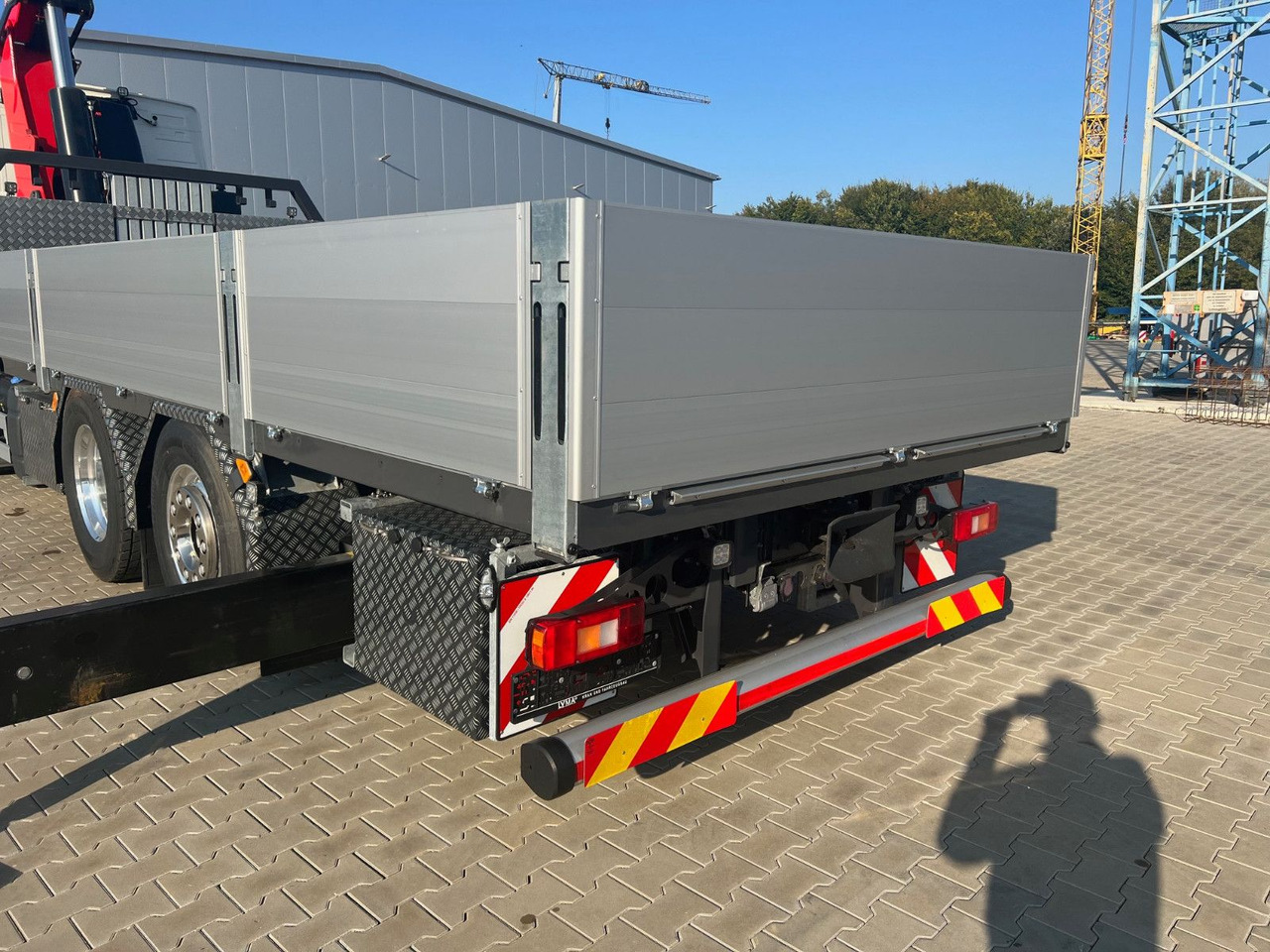 Volvo FH 500 8x2 Kran F710 RA2.26 - Xe cẩu tự hành: hình 3 Volvo FH 500 8x2 Kran F710 RA2.26 - Xe cẩu tự hành: hình 3