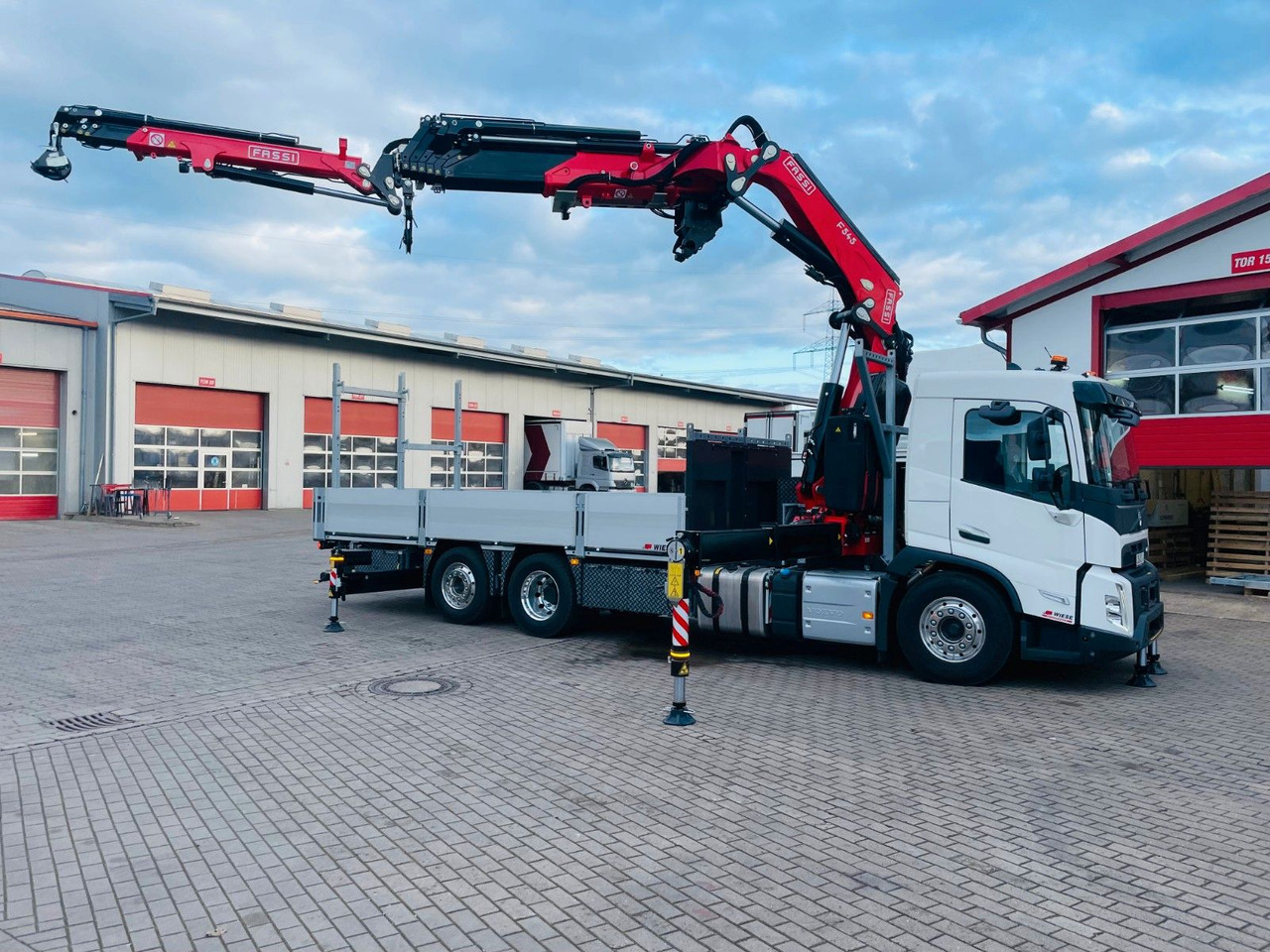 Volvo FMX 500 FASSI Ladekran F545 JIB & Winde Sofort - Xe tải thùng lửng/ Phẳng, Xe cẩu tự hành: hình 4 Volvo FMX 500 FASSI Ladekran F545 JIB & Winde Sofort - Xe tải thùng lửng/ Phẳng, Xe cẩu tự hành: hình 4