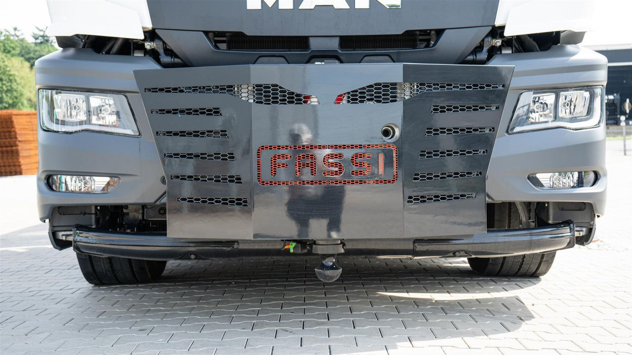 MAN 35.470 8x2 Kran F710 RA2.26 - Xe tải, Xe cẩu tự hành: hình 2 MAN 35.470 8x2 Kran F710 RA2.26 - Xe tải, Xe cẩu tự hành: hình 2