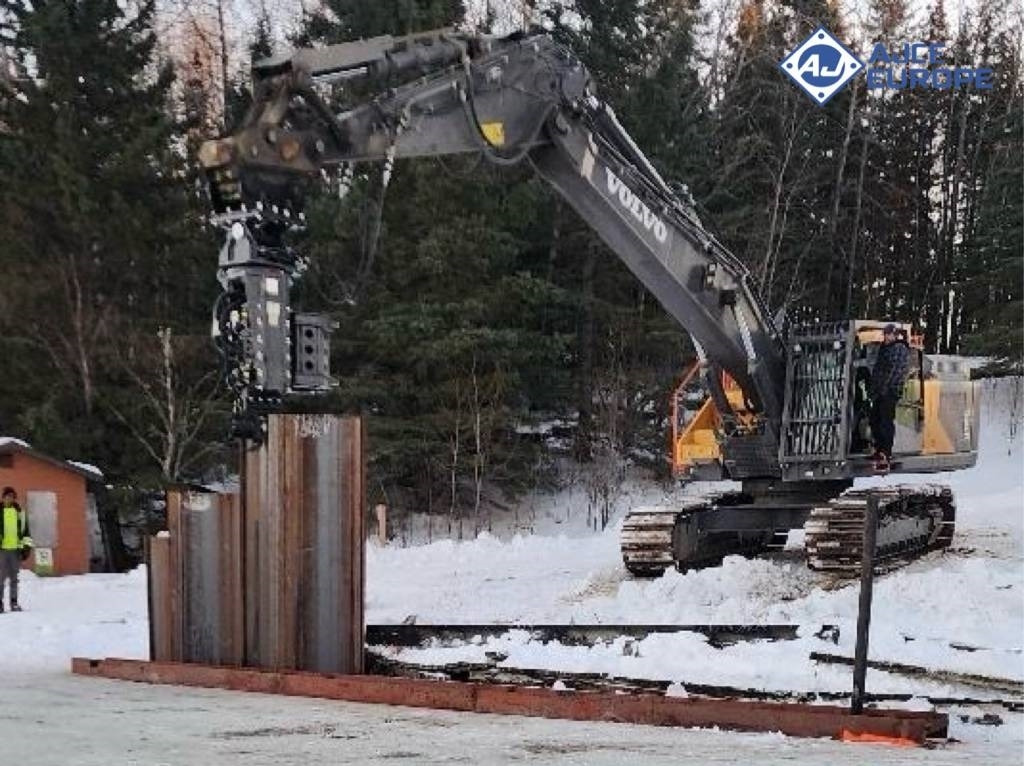 AJCE EUROPE AVH40ST Vibro Hammer Sheet Pile Driver - Máy đóng cọc: hình 2 AJCE EUROPE AVH40ST Vibro Hammer Sheet Pile Driver - Máy đóng cọc: hình 2