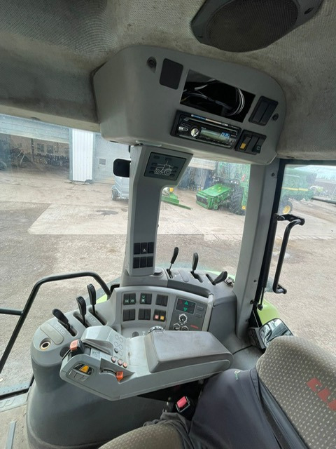 Claas Arion 640 - Máy cày: hình 2 Claas Arion 640 - Máy cày: hình 2