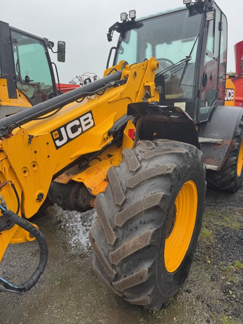 JCB TM320S - Xe nhấc hình viễn vọng kính: hình 2 JCB TM320S - Xe nhấc hình viễn vọng kính: hình 2