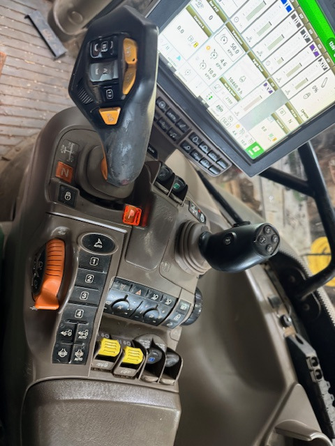 Máy cày JOHN DEERE 6250R: hình 6