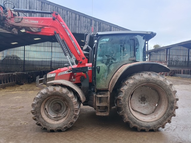 MASSEY FERGUSON 5711M - Máy cày: hình 2 MASSEY FERGUSON 5711M - Máy cày: hình 2