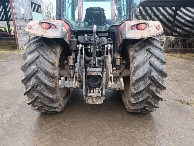 MASSEY FERGUSON 5711M - Máy cày: hình 3 MASSEY FERGUSON 5711M - Máy cày: hình 3