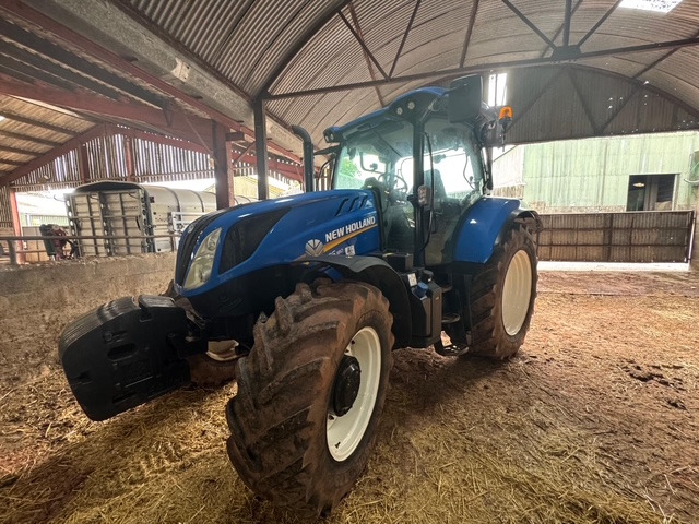 NEW HOLLAND T6.180 - Máy cày: hình 1 NEW HOLLAND T6.180 - Máy cày: hình 1