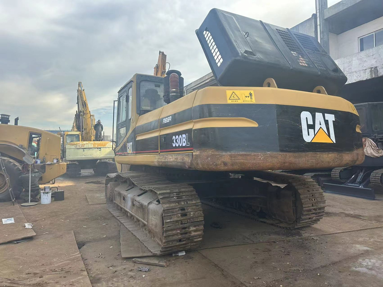 CATERPILLAR 330BL - Máy xúc bánh xích: hình 4 CATERPILLAR 330BL - Máy xúc bánh xích: hình 4