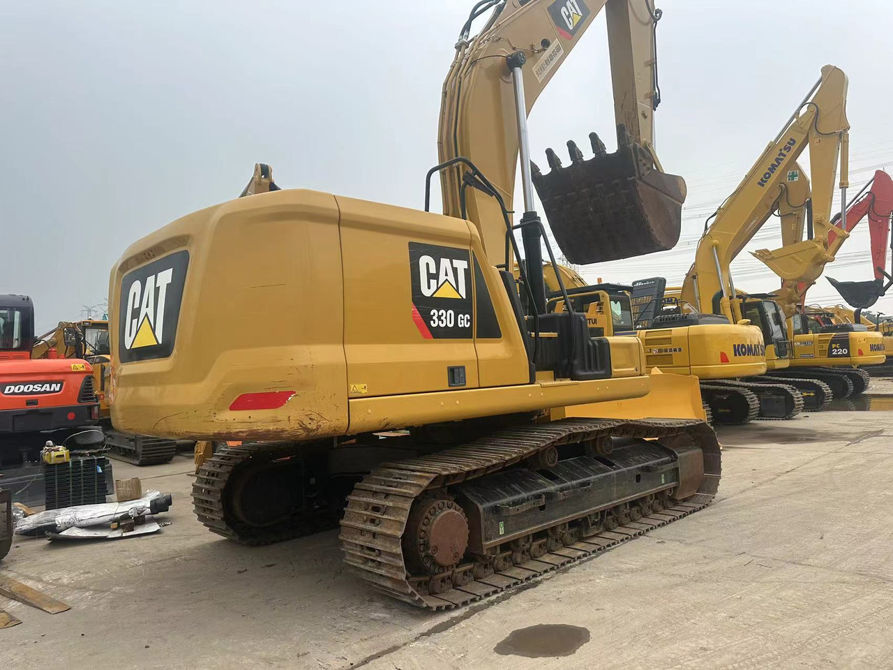 CATERPILLAR 330GC - Máy xúc bánh xích: hình 1 CATERPILLAR 330GC - Máy xúc bánh xích: hình 1