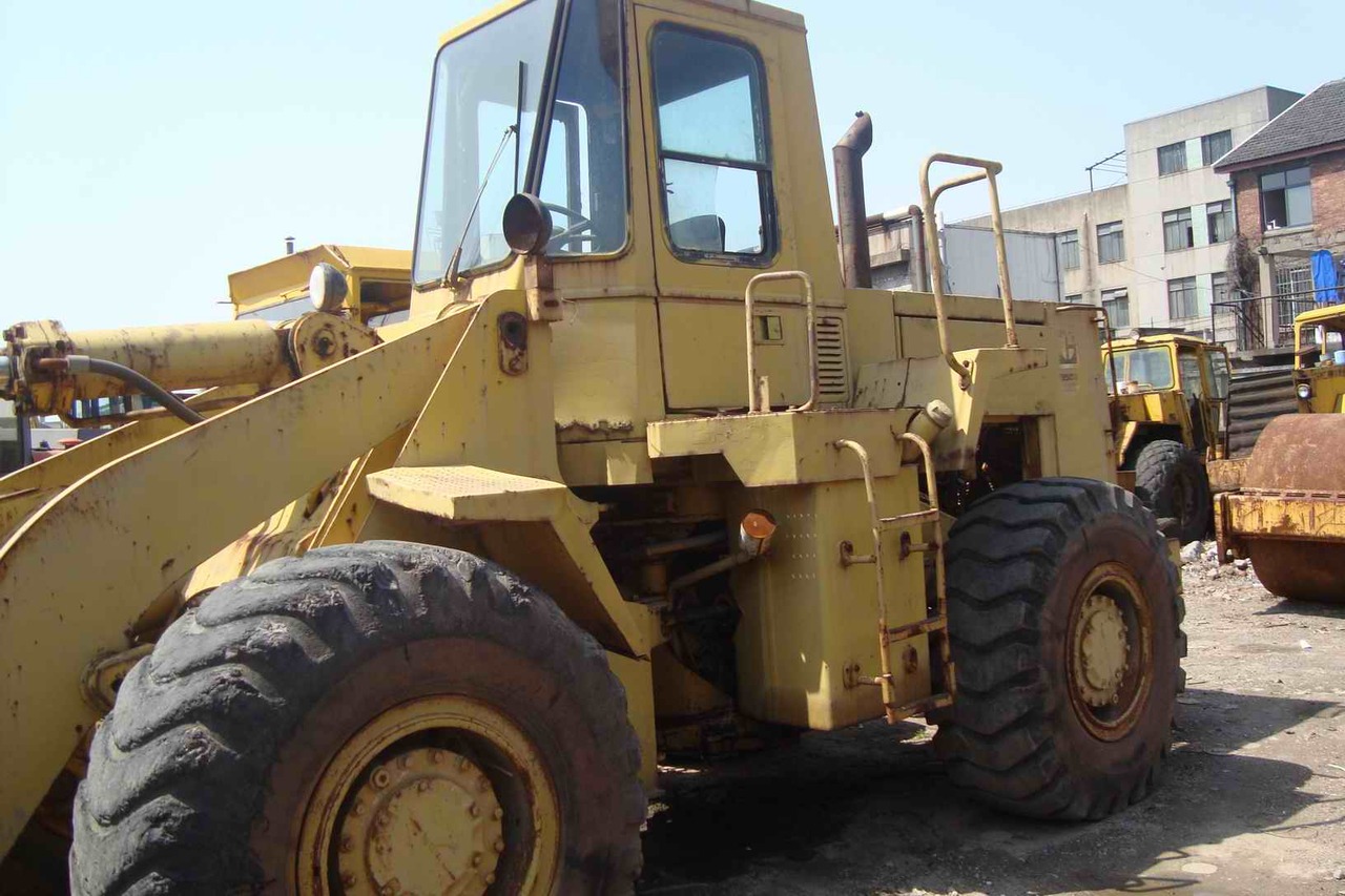CATERPILLAR 950B - Máy xúc lật bánh lốp: hình 4 CATERPILLAR 950B - Máy xúc lật bánh lốp: hình 4