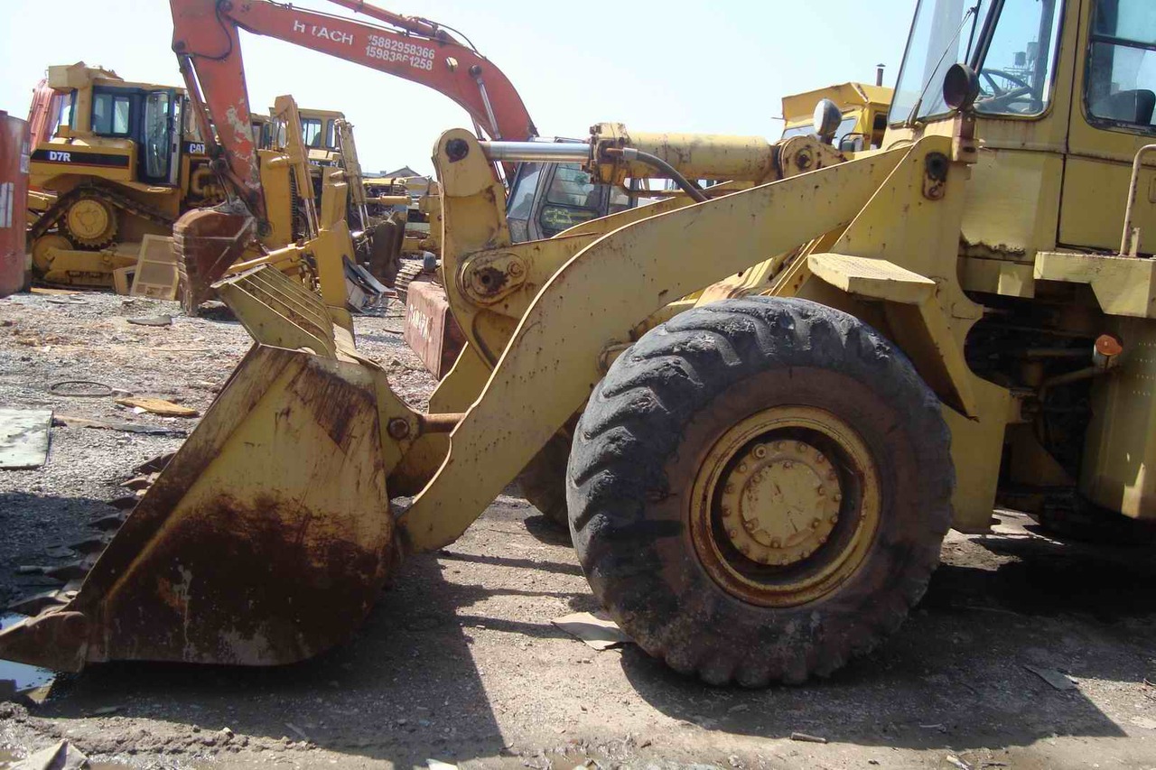 CATERPILLAR 950B - Máy xúc lật bánh lốp: hình 3 CATERPILLAR 950B - Máy xúc lật bánh lốp: hình 3
