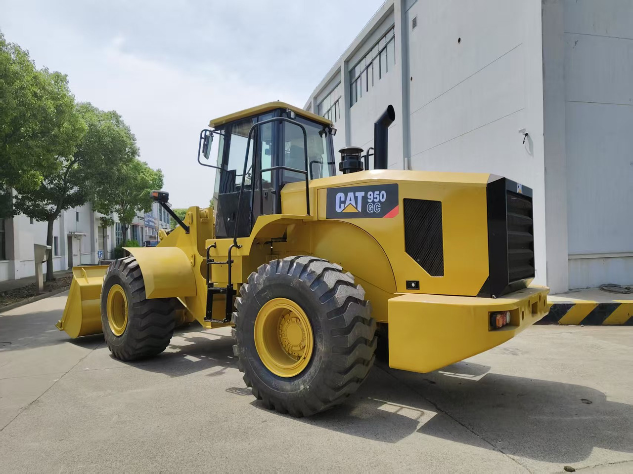 CATERPILLAR 950GC - Máy xúc lật bánh lốp: hình 2 CATERPILLAR 950GC - Máy xúc lật bánh lốp: hình 2