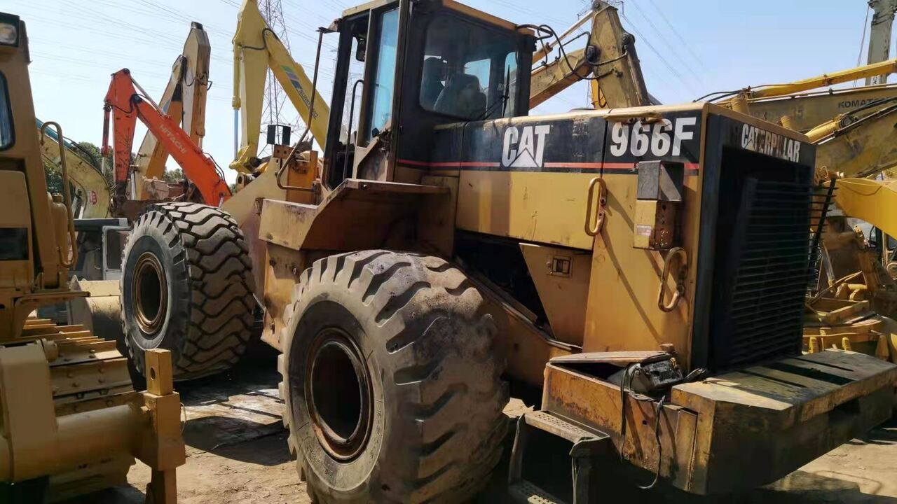 CATERPILLAR 966F - Máy xúc lật bánh lốp: hình 1 CATERPILLAR 966F - Máy xúc lật bánh lốp: hình 1