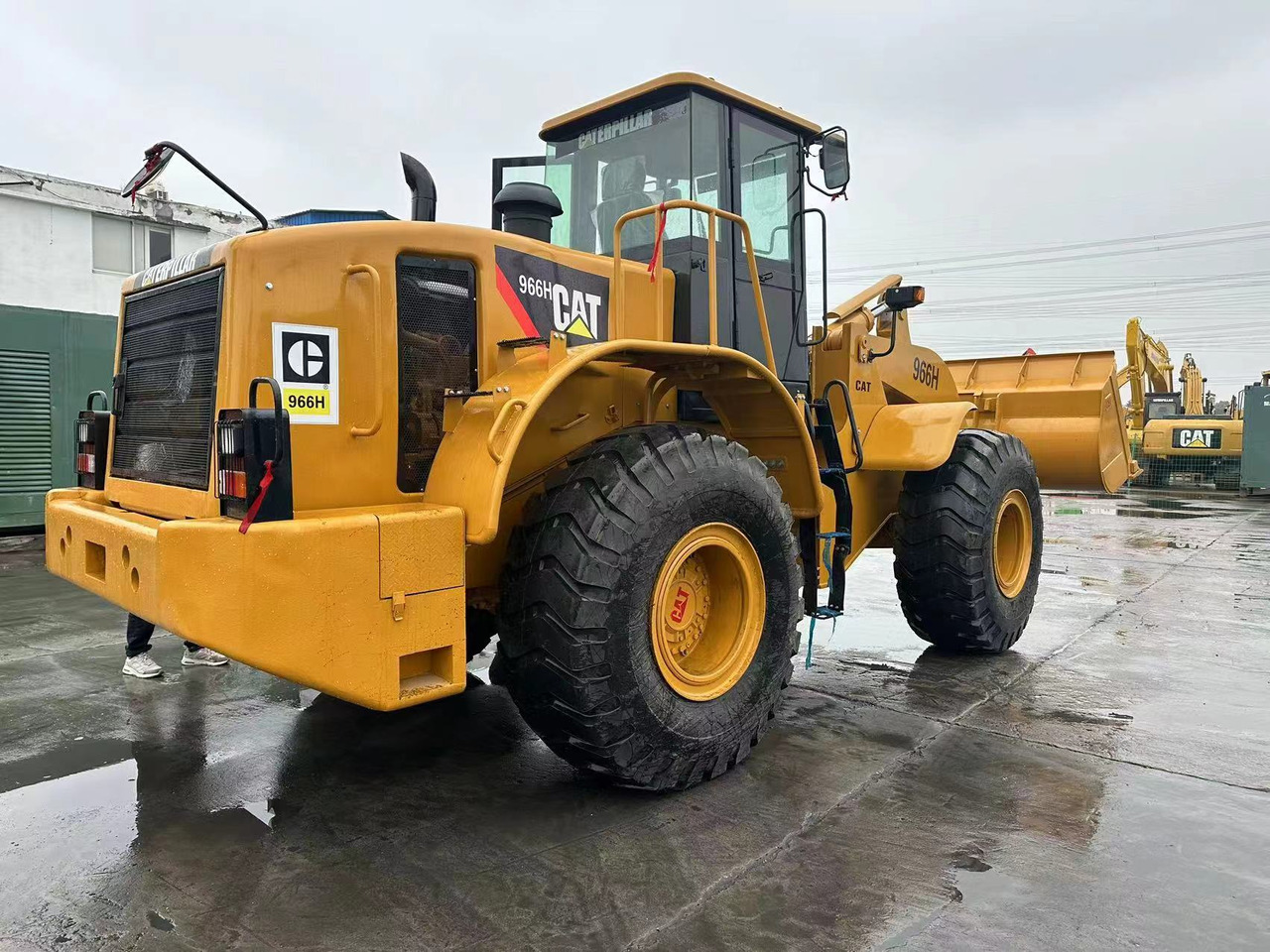 CATERPILLAR 966H - Máy xúc bánh lốp: hình 3 CATERPILLAR 966H - Máy xúc bánh lốp: hình 3