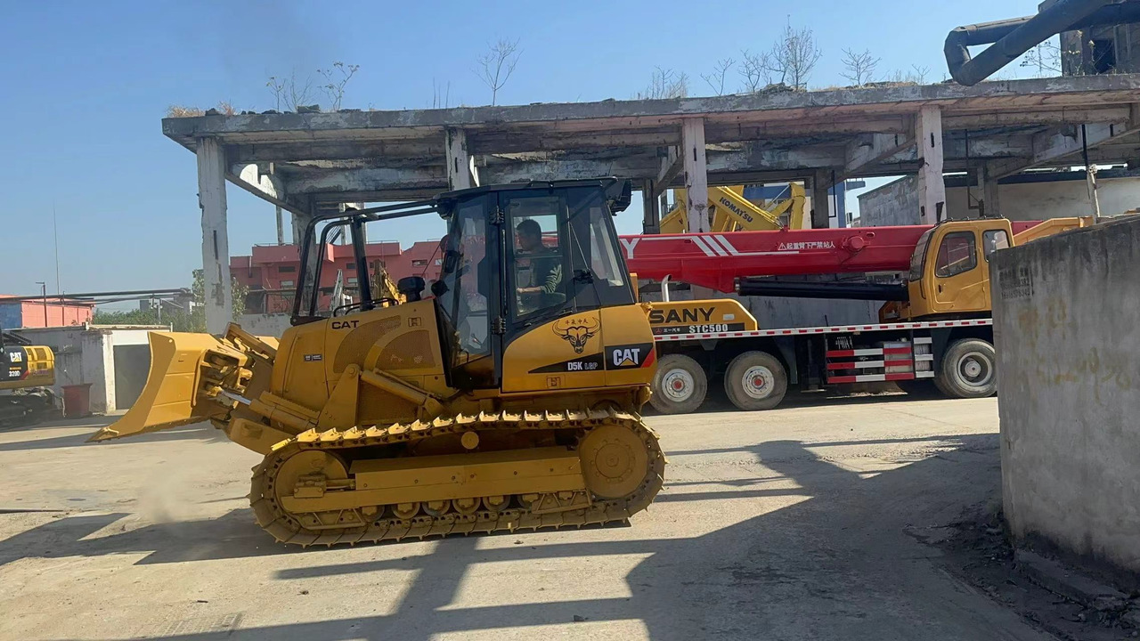 CATERPILLAR CAT-D5K-bulldozer - Máy ủi: hình 2 CATERPILLAR CAT-D5K-bulldozer - Máy ủi: hình 2