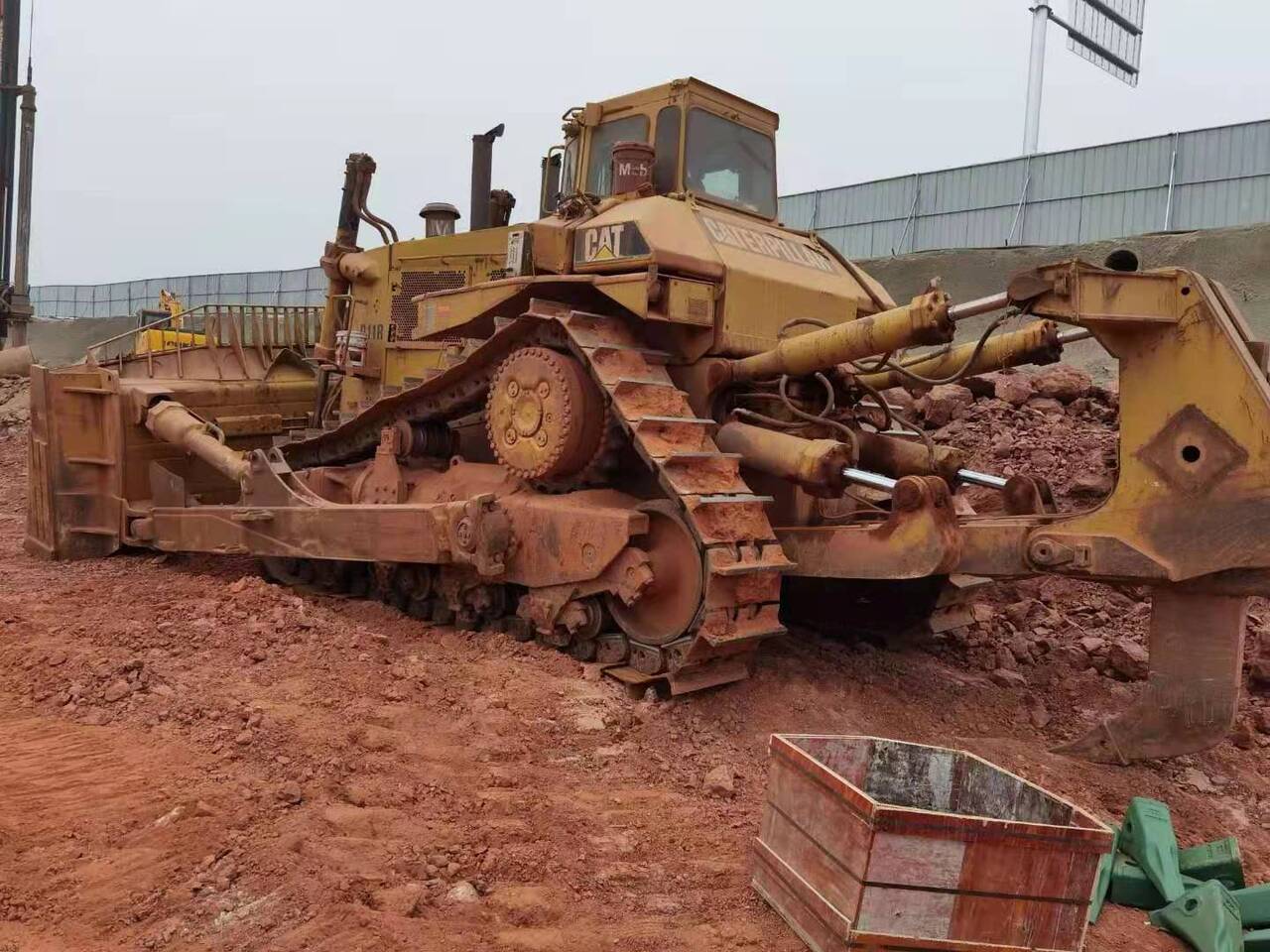 CATERPILLAR D11 - Máy ủi: hình 2 CATERPILLAR D11 - Máy ủi: hình 2