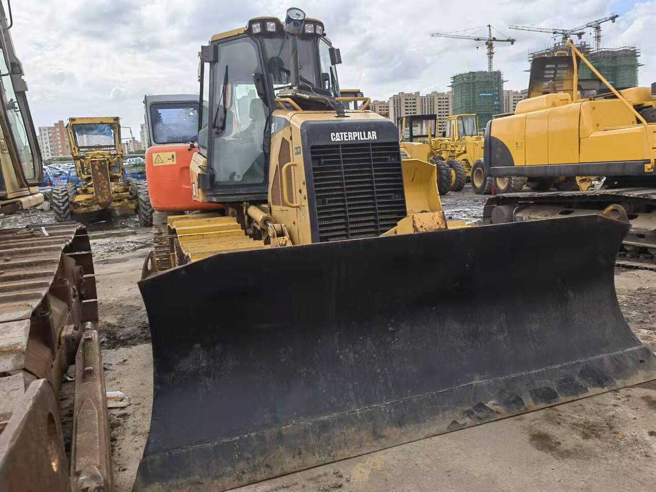 CATERPILLAR D5K - Máy ủi: hình 4 CATERPILLAR D5K - Máy ủi: hình 4