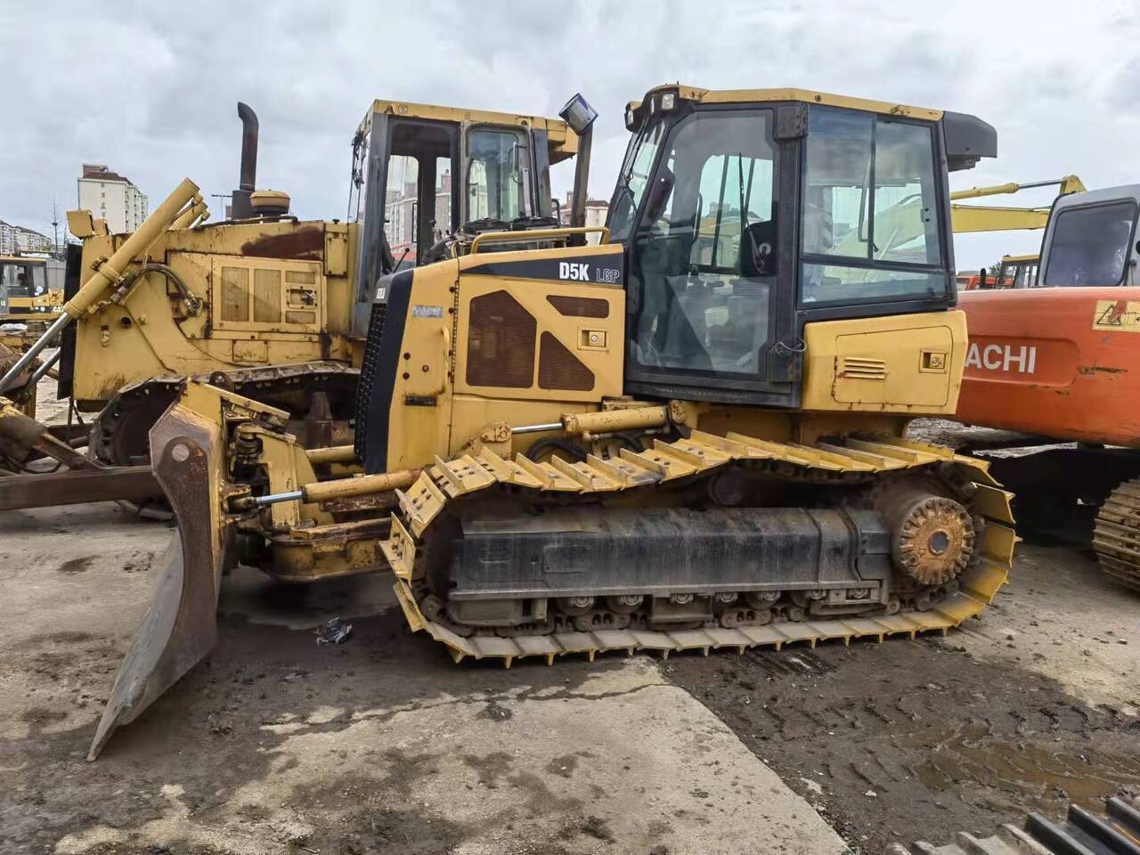 CATERPILLAR D5K - Máy ủi: hình 1 CATERPILLAR D5K - Máy ủi: hình 1