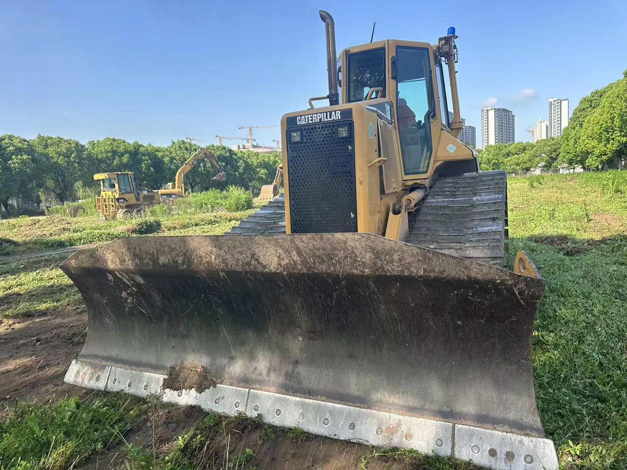 CATERPILLAR D5N - Máy ủi: hình 2 CATERPILLAR D5N - Máy ủi: hình 2