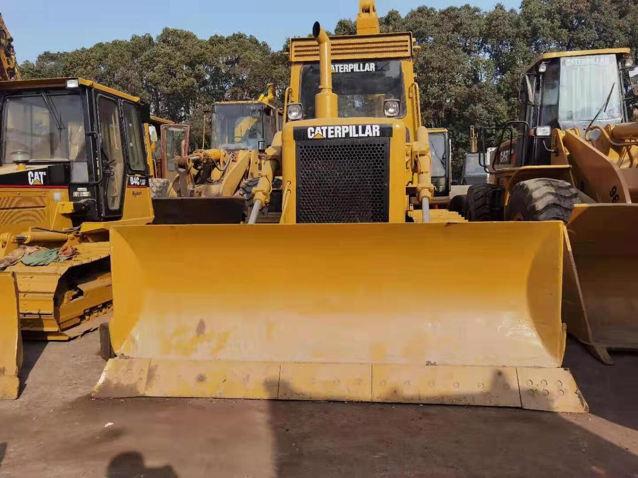 CATERPILLAR D6D - Máy ủi: hình 2 CATERPILLAR D6D - Máy ủi: hình 2
