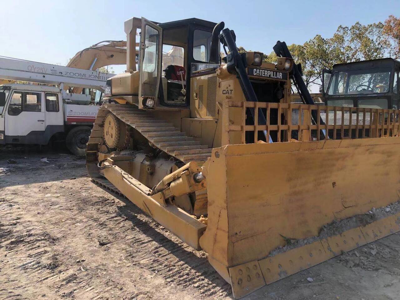 CATERPILLAR D6H - Máy ủi: hình 2 CATERPILLAR D6H - Máy ủi: hình 2