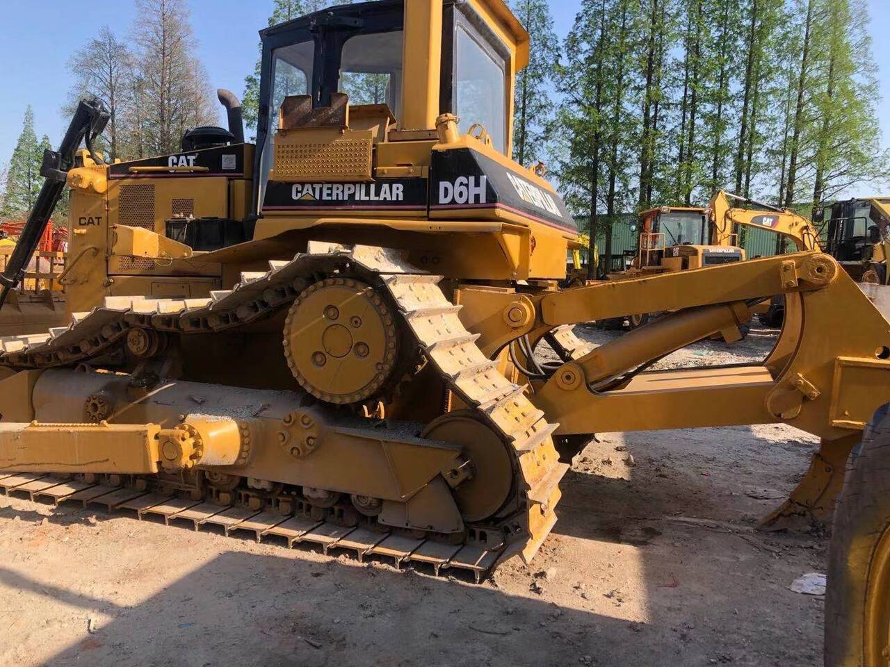 CATERPILLAR D6H - Máy ủi: hình 4 CATERPILLAR D6H - Máy ủi: hình 4